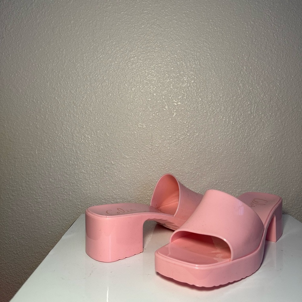 WWS Jelly Shoes— Size: 9W in US size.